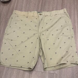 Men’s khaki palm tree shorts